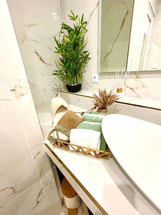 Spacious Loft, Duplex, Old Town, 3 Bedrooms - Easy Check-In نيس المظهر الخارجي الصورة
