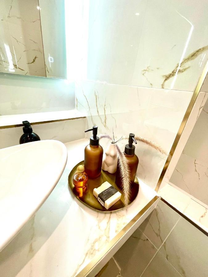 Spacious Loft, Duplex, Old Town, 3 Bedrooms - Easy Check-In نيس المظهر الخارجي الصورة